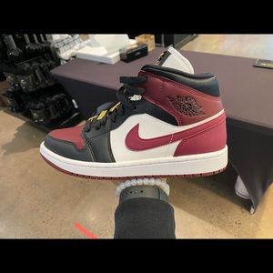 SOLD Jordan retro 1s.
